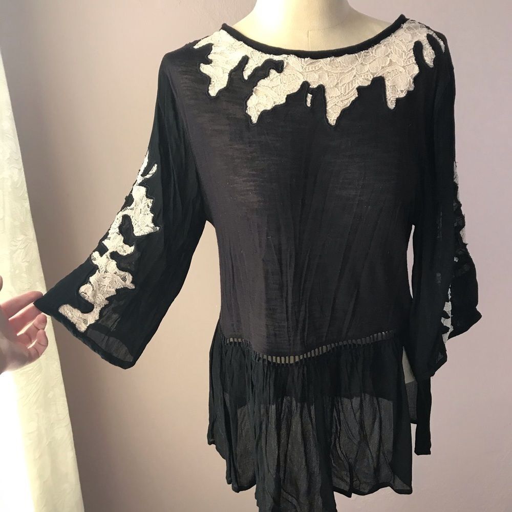 Ecote Black Top with Cream Lace S Open Back